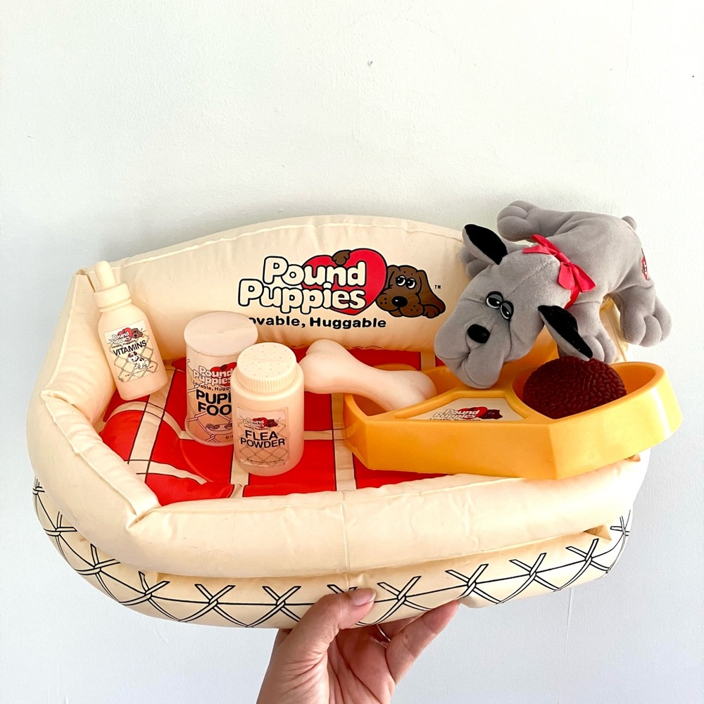 Vintage 80’s Pound Puppies inflatable bed dog food & more bundle set